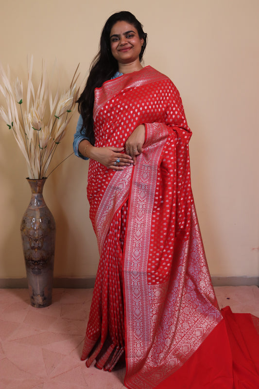 Banarasi Silk Weaved In Choti Buti - Red