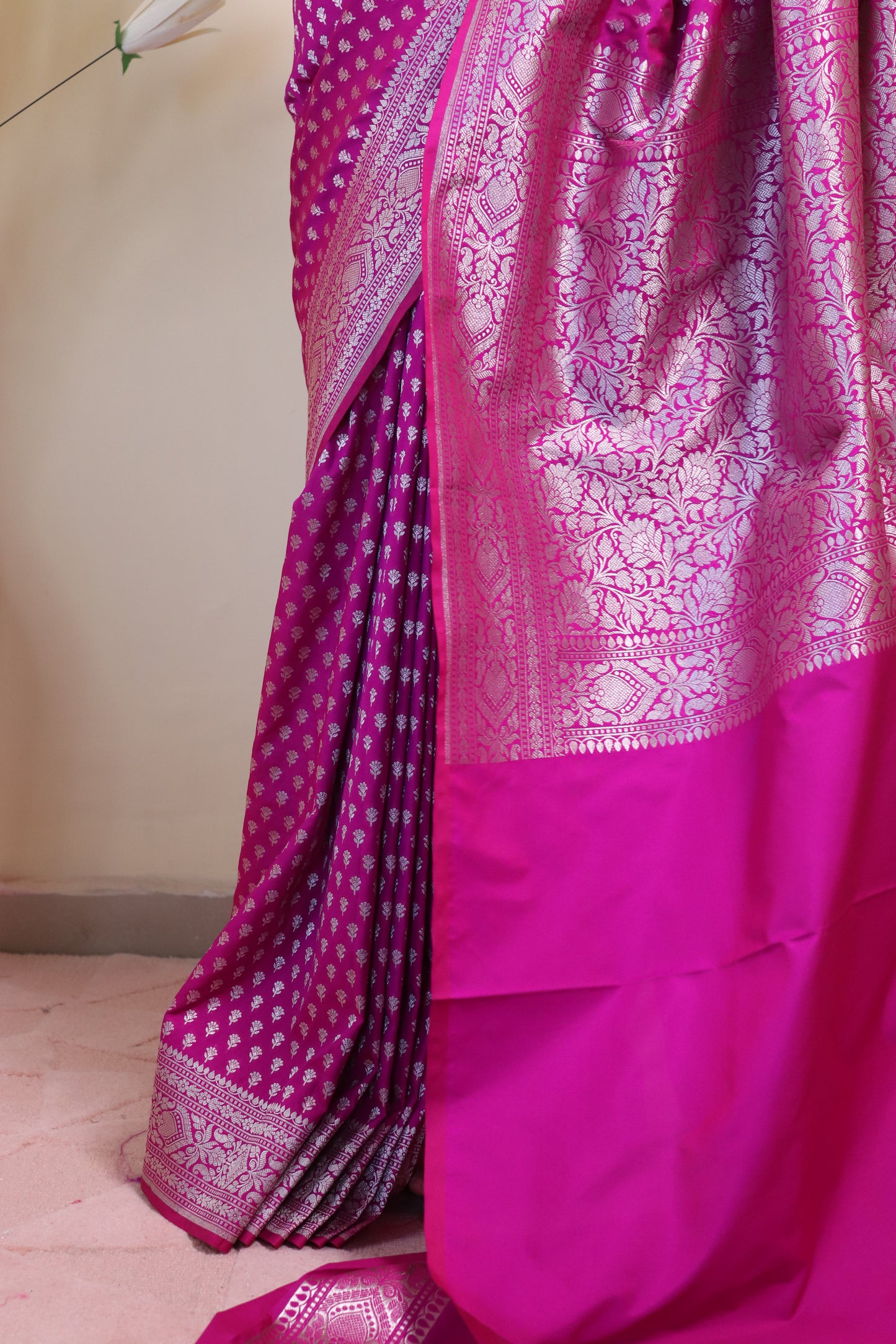 Banarasi Silk Weaved In Choti Buti - Magenta