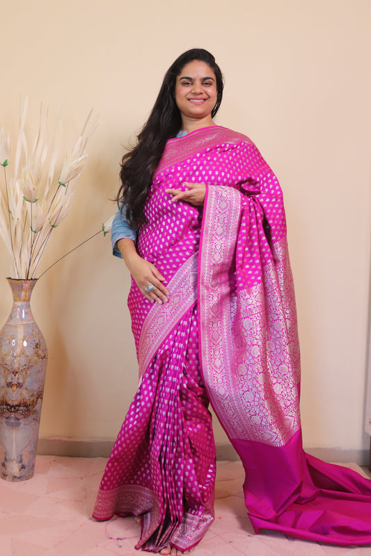 Banarasi Silk Weaved In Choti Buti - Magenta