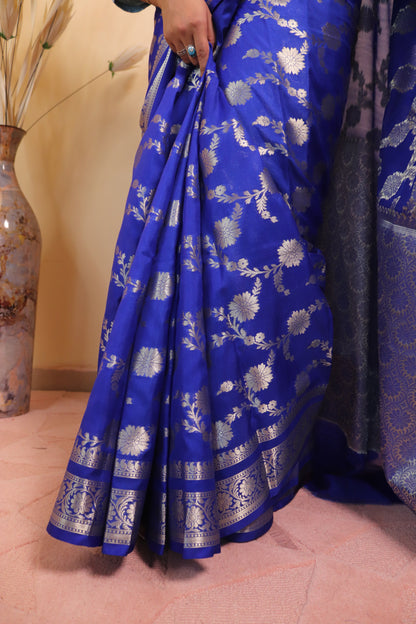Banarasi Saree Weaved In Jaal Buti - Blue