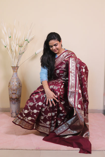 Banarasi Saree Weaved In Jaal Buti - Maroon