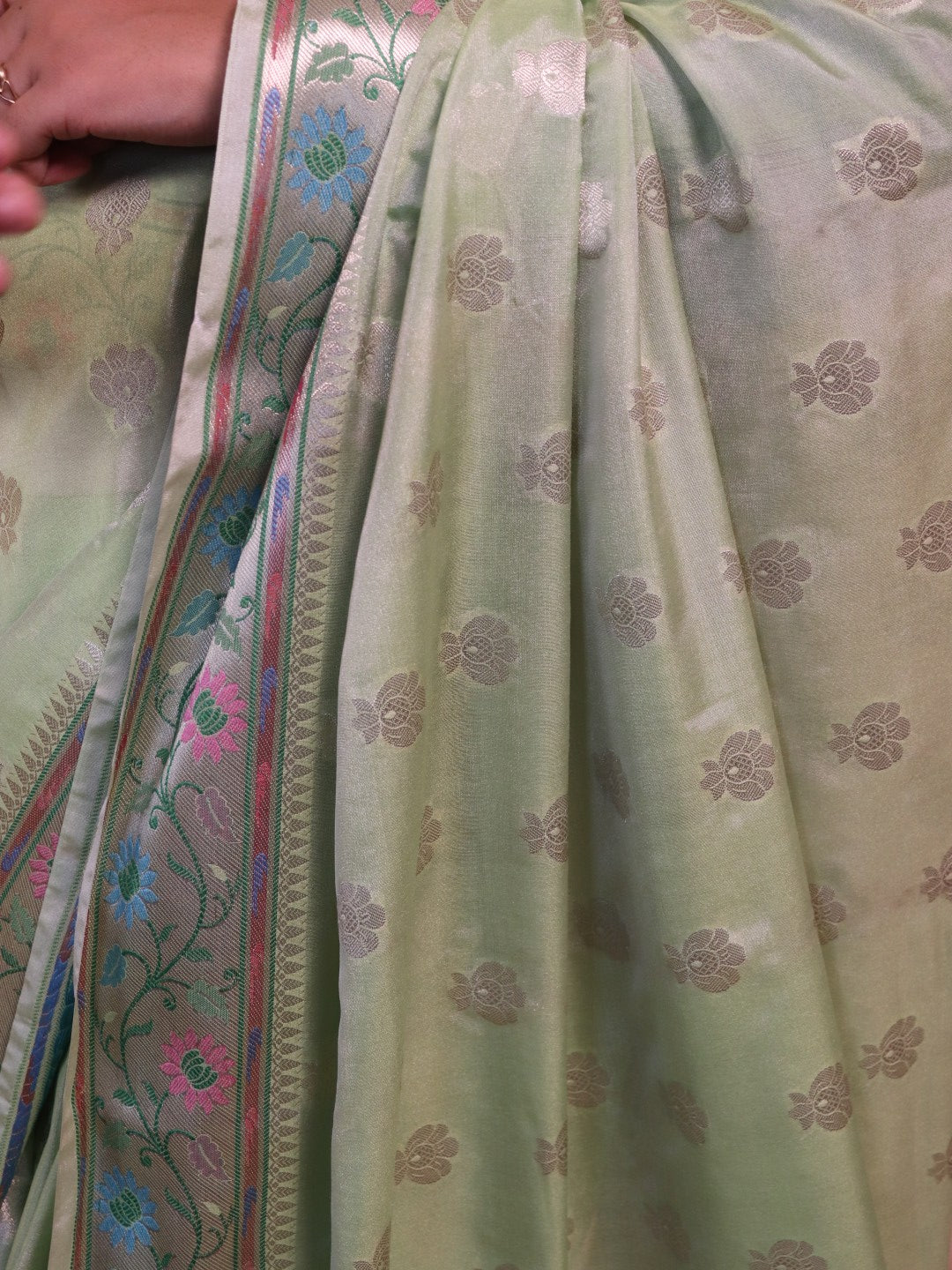 Banarasi Silk 2 Inch Buti With Paithni Border - Green