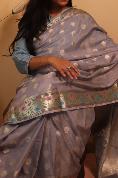 Banarasi Silk Weaved In 2 Inch Buti With Paithani Border - Grey