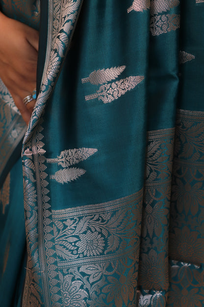 Banarasi Silk Weaved In Double Buti - Purple
