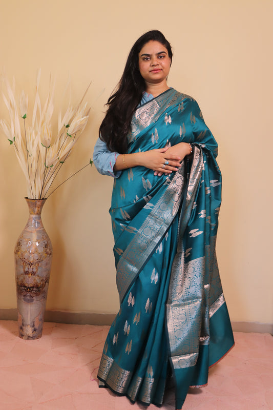 Banarasi Silk Weaved In Double Buti - Purple