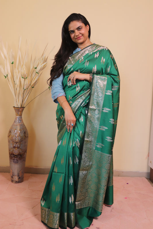 Banarasi Silk Weaved In Double Buti - Green