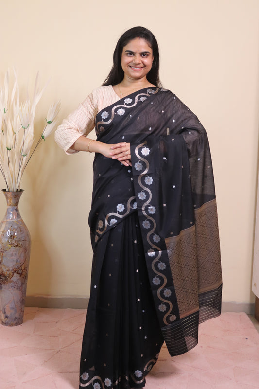 Banarasi Cotton Saree Weaved In Sona Rupa Weaving - Black