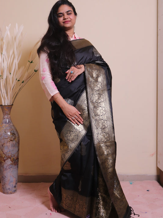 Soft Silk Contrast Border Silver And Gold Zari Weaving - Black