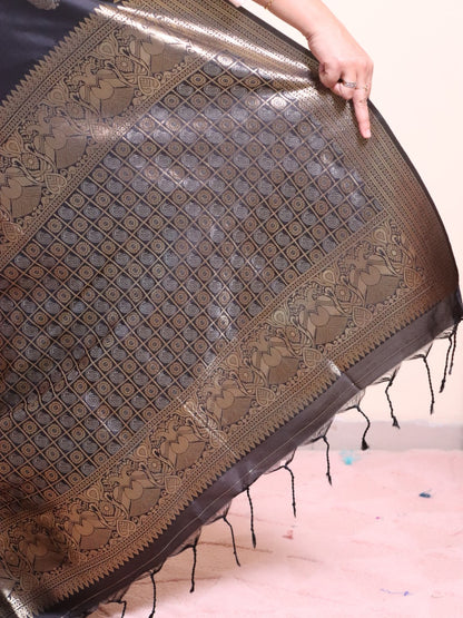 Soft Silk Contrast Border Silver And Gold Zari Weaving - Black