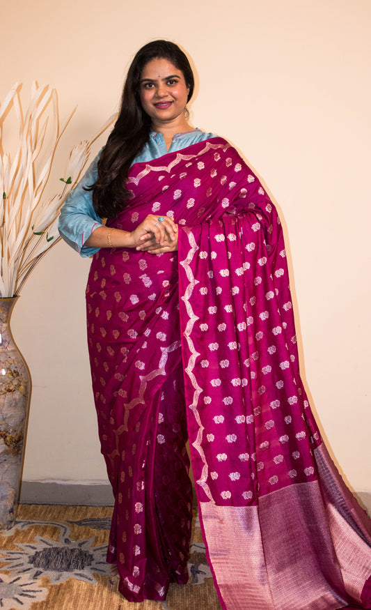 Scalping Thin Border With Buti All Over Weaved - Maroon