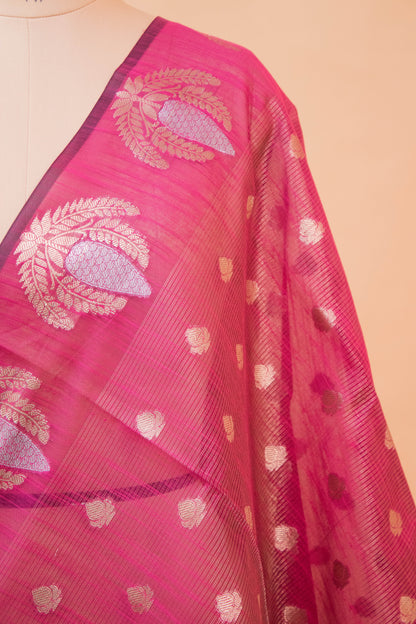 Super Soft Tissue Weaved In Contemporary Butta Style Border - Maroon