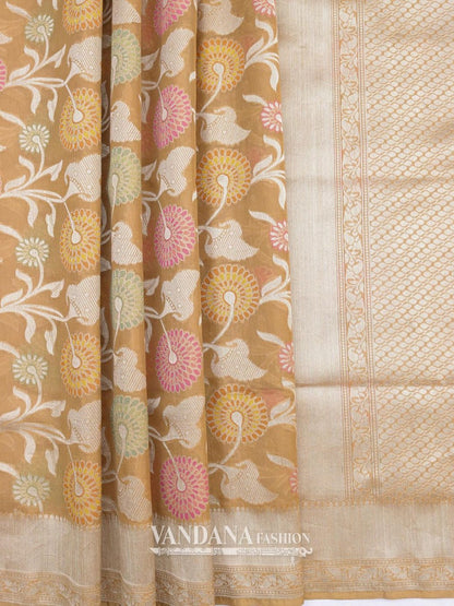 Gorgeous Cream Handloom Banarasi Saree With Zari & Meenakari
