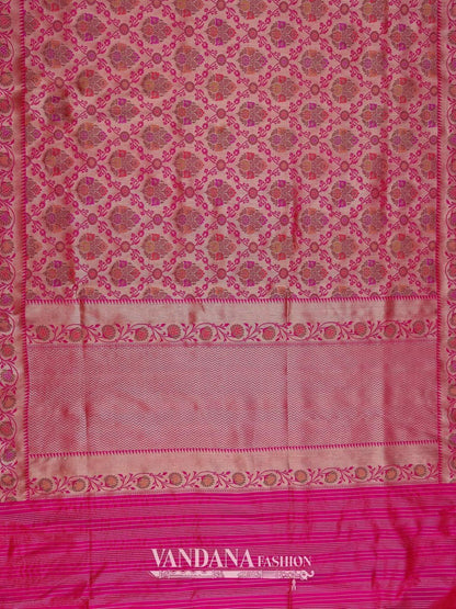 Exquisite Handloom Kadhua Weave With Pink Edges