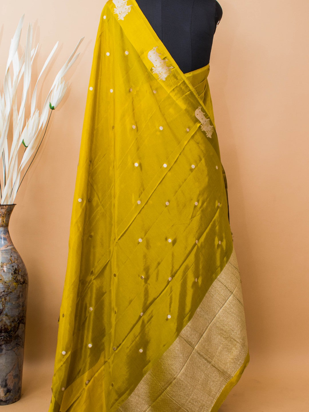 Soft Chinon Saree With Nandi Motif Border - Red