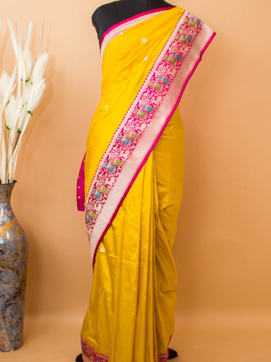Soft Chinon Saree With Nandi Motif Border- Bottle Green