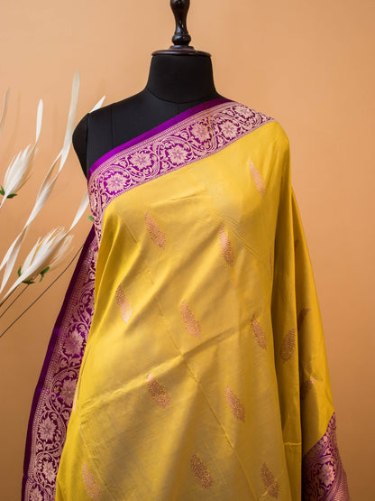Traditional Pure Kataan Silk With Rangkaat Border Butti