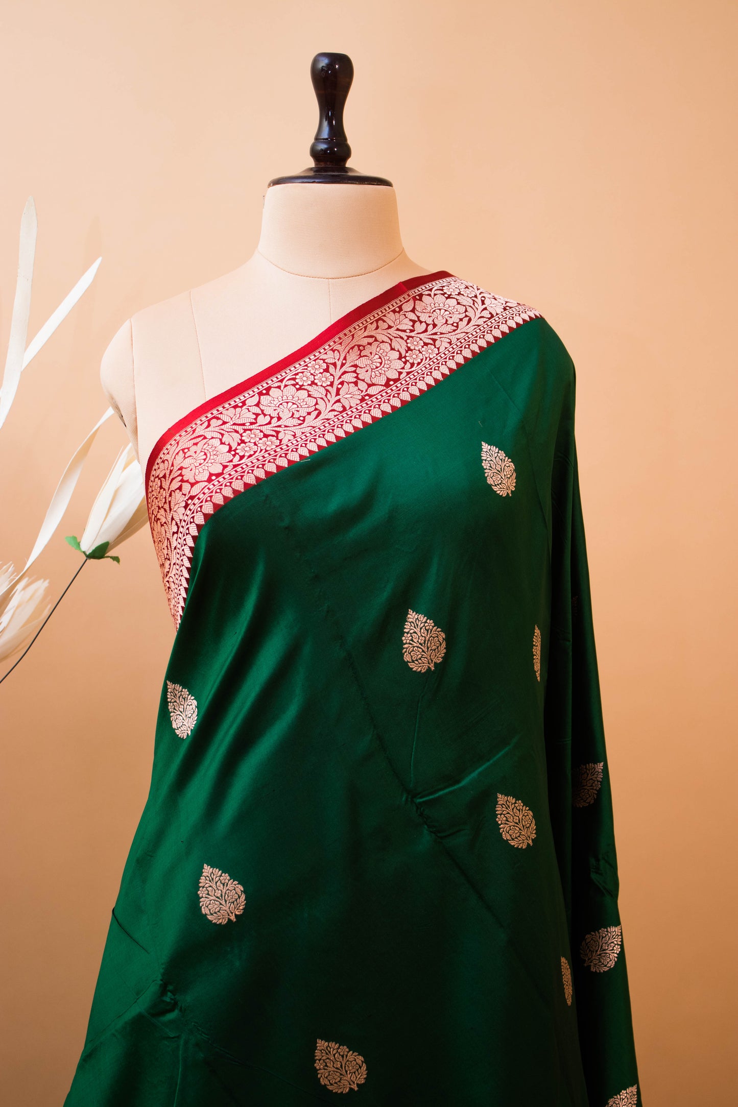 Traditional Pure Kataan Silk With Rangkaat Border Butti-Green
