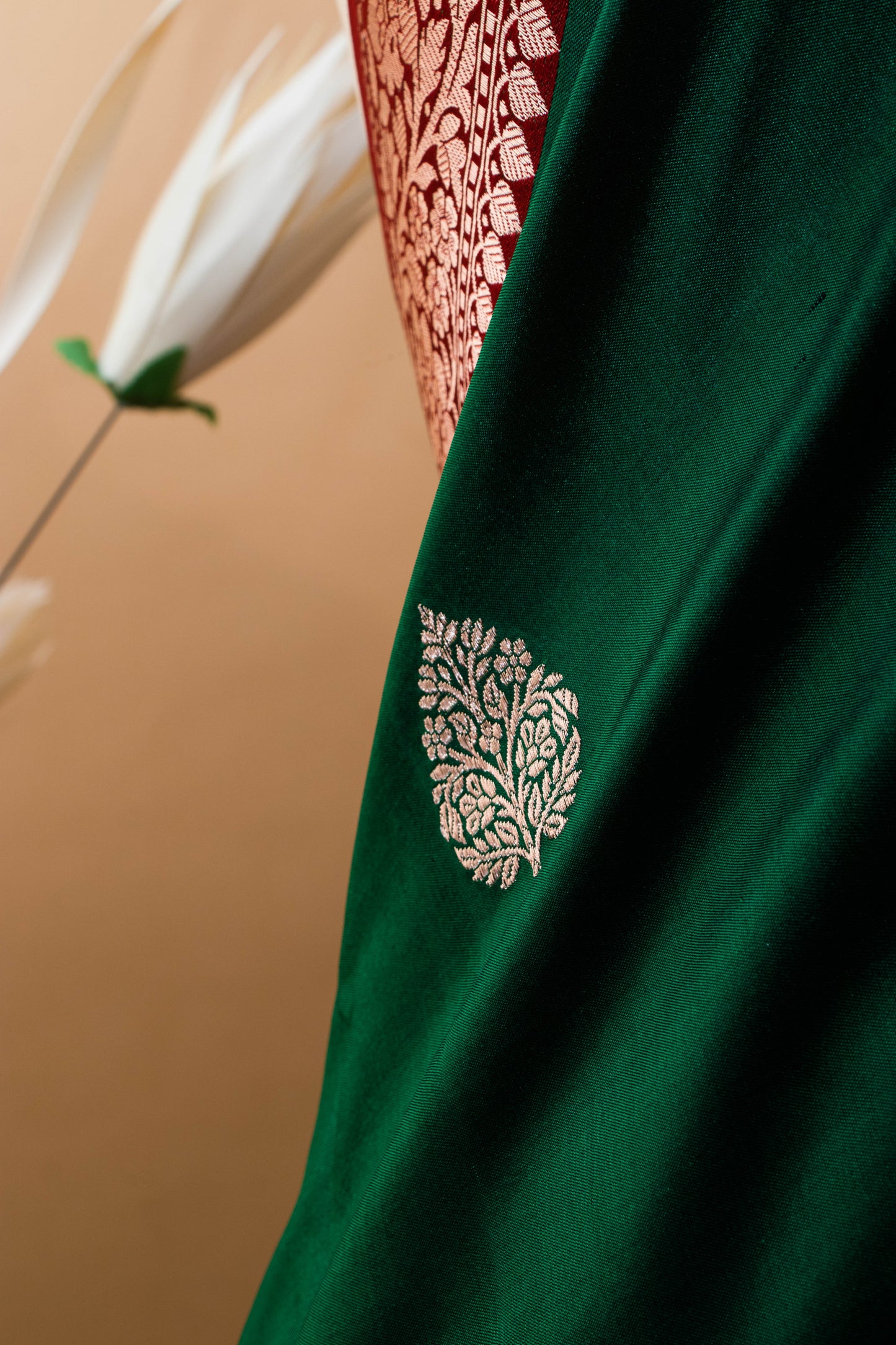 Traditional Pure Kataan Silk With Rangkaat Border Butti-Green