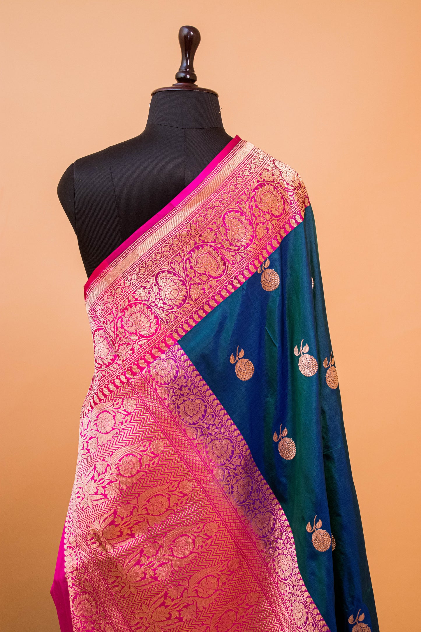 Handloom Banarasi Pure Katan Silk Contrast Border Butti Design Blue