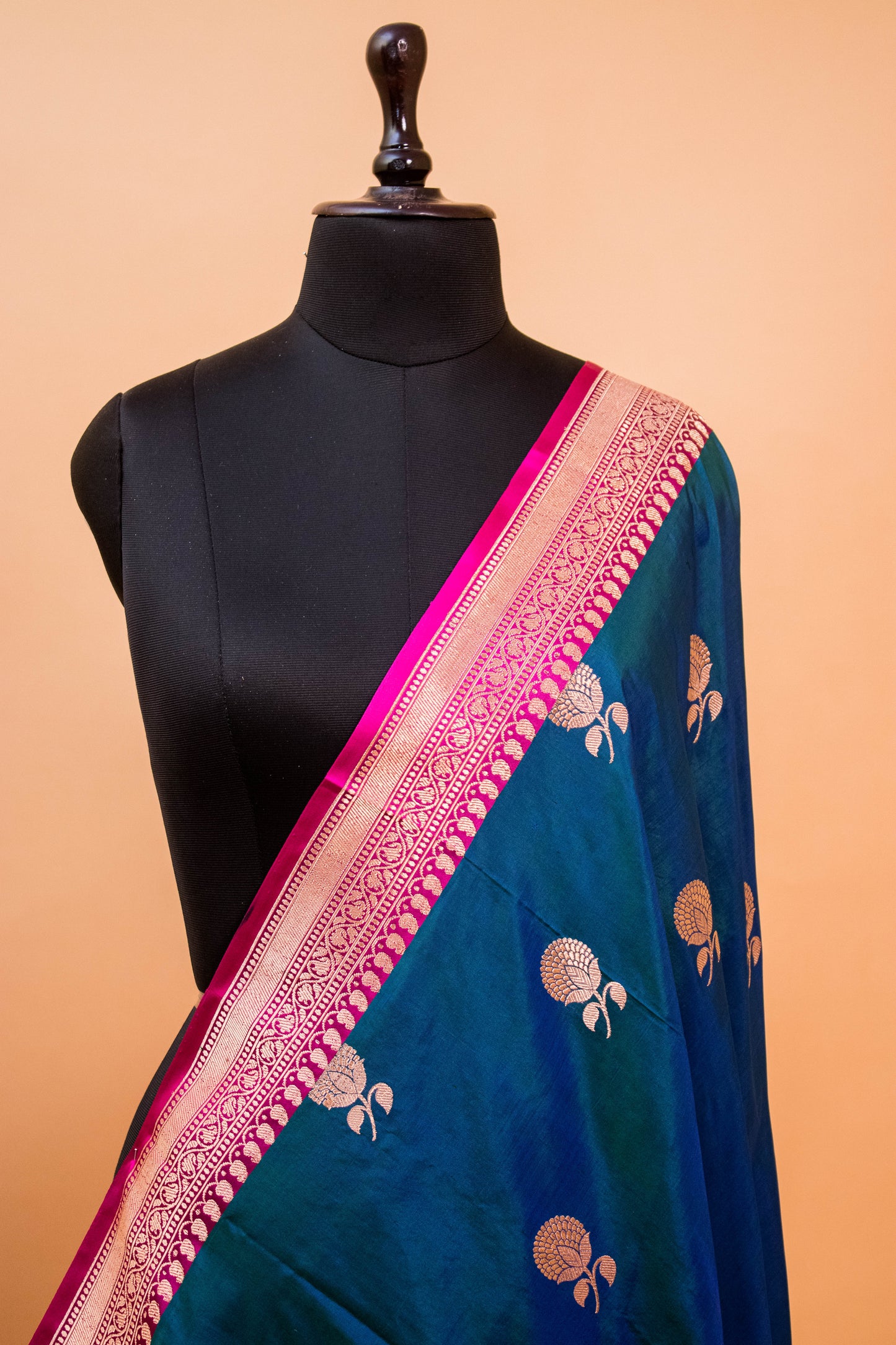 Handloom Banarasi Pure Katan Silk Contrast Border Butti Design Blue