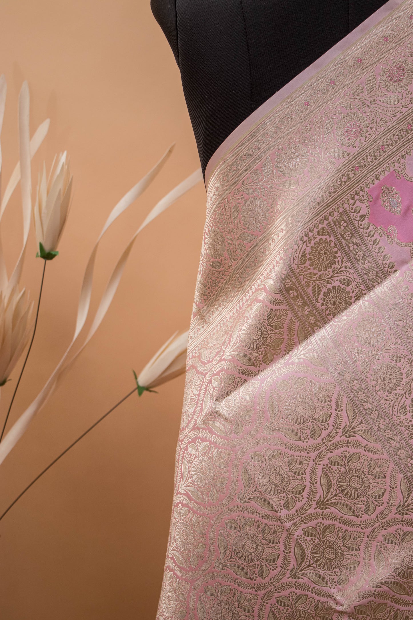Rangkaat Jaal Weaving In Banarasi Mashru Silk - Pink