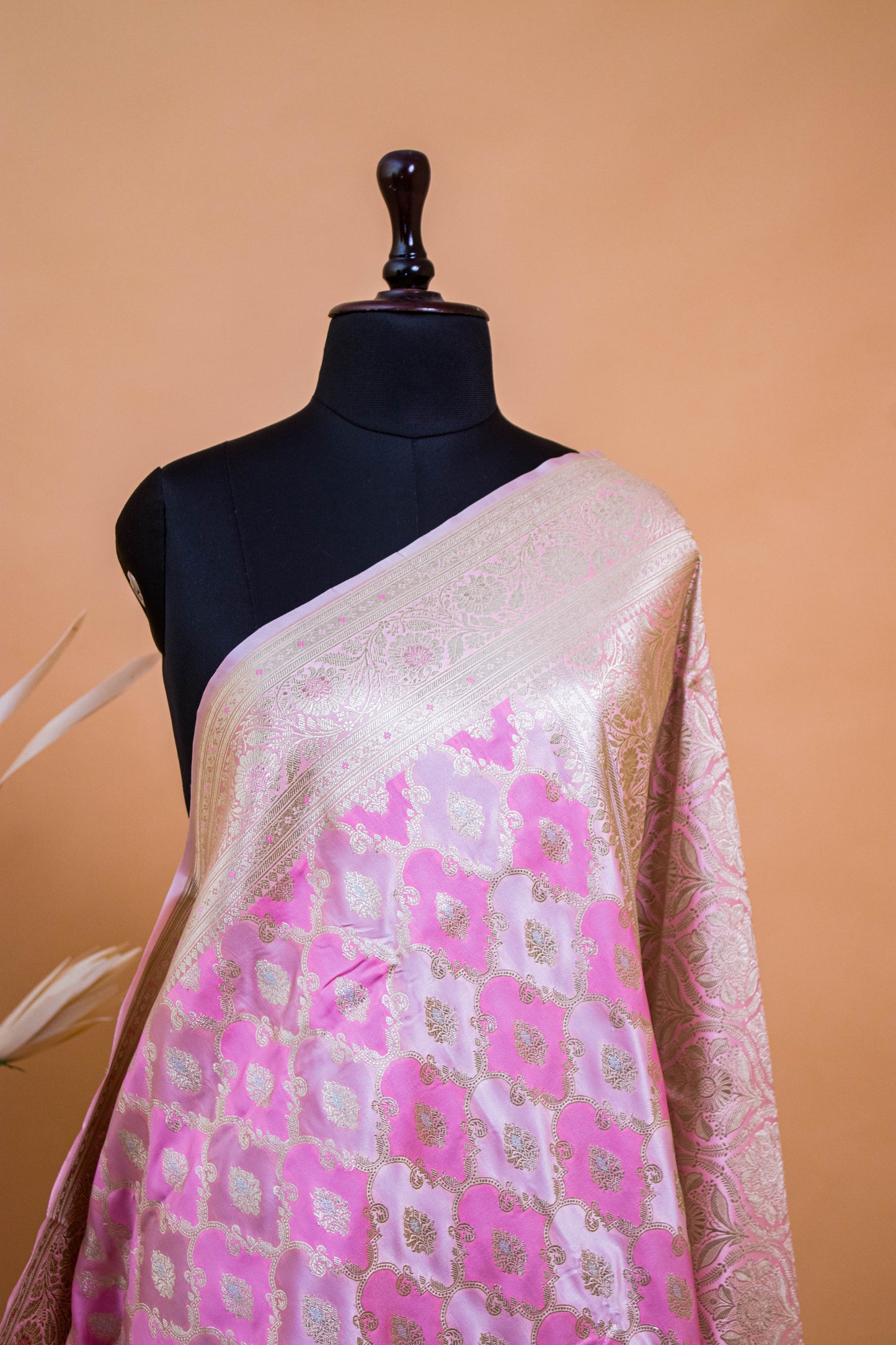Rangkaat Jaal Weaving In Banarasi Mashru Silk - Pink