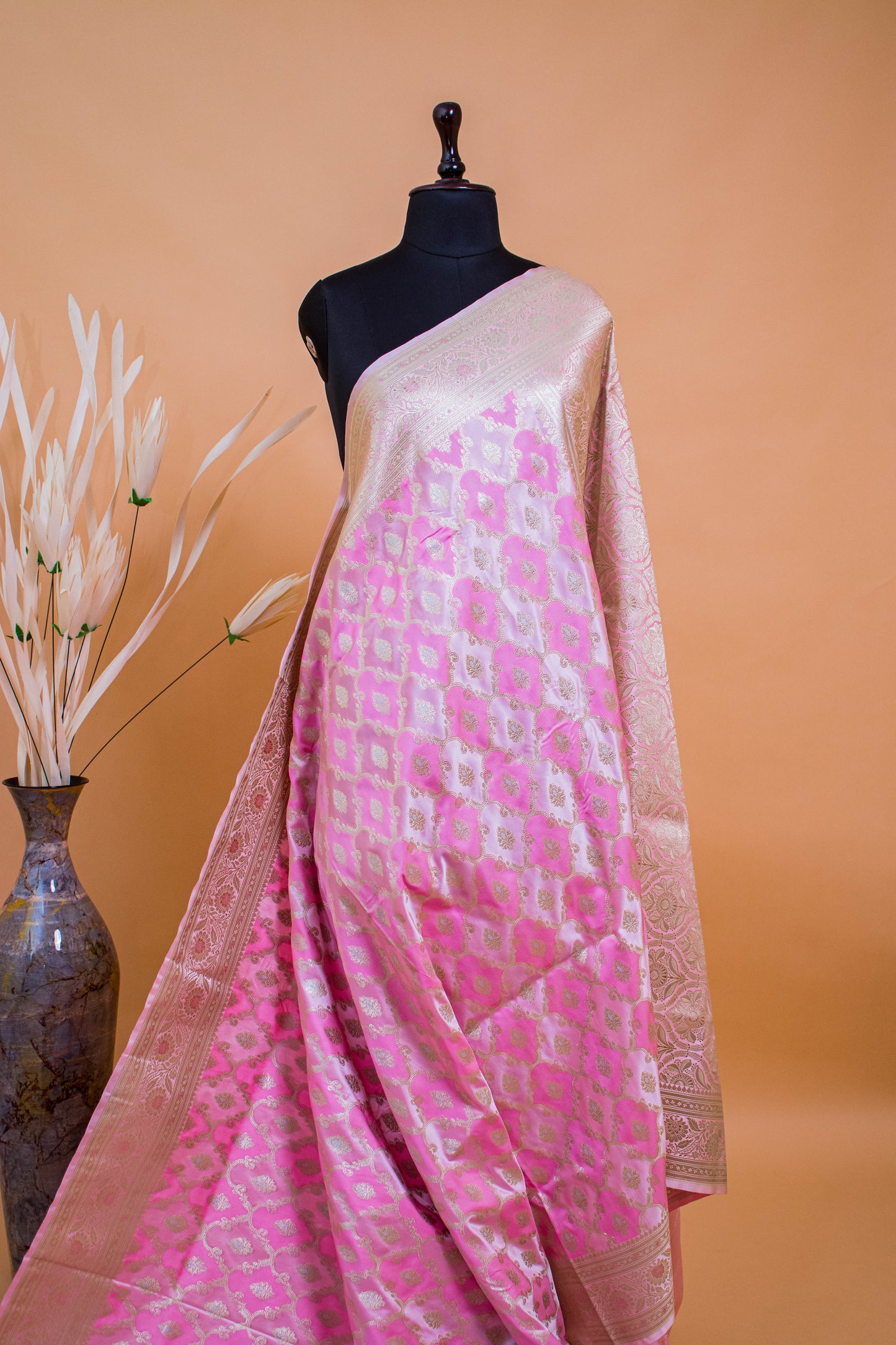 Rangkaat Jaal Weaving In Banarasi Mashru Silk - Pink