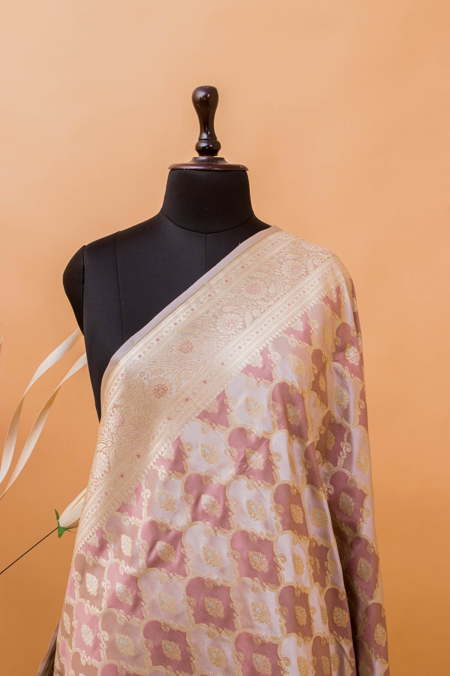 Rangkaat Jaal Weaving In Banarasi Mashru Silk - Wine