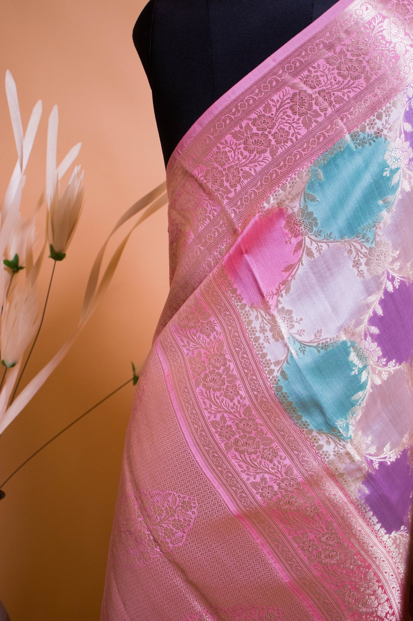 Handloom Banarasi Rangkaat Hand Brush Style - Multi Color