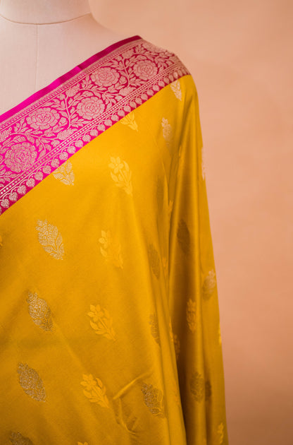 Traditional Banarsi Contrast Border Butti Design With Resham And Silver Zari - Yellow