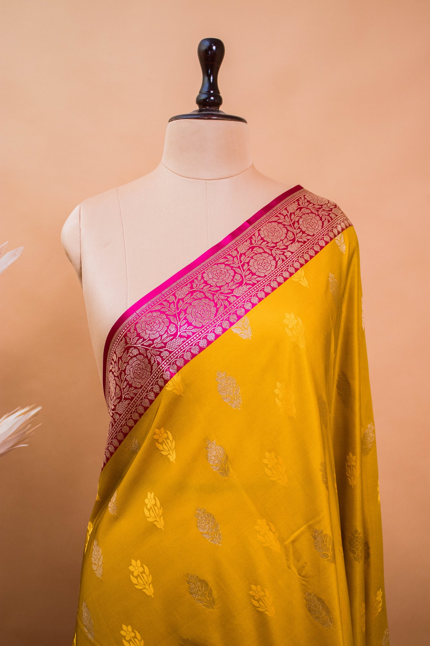 Traditional Banarsi Contrast Border Butti Design With Resham And Silver Zari - Yellow