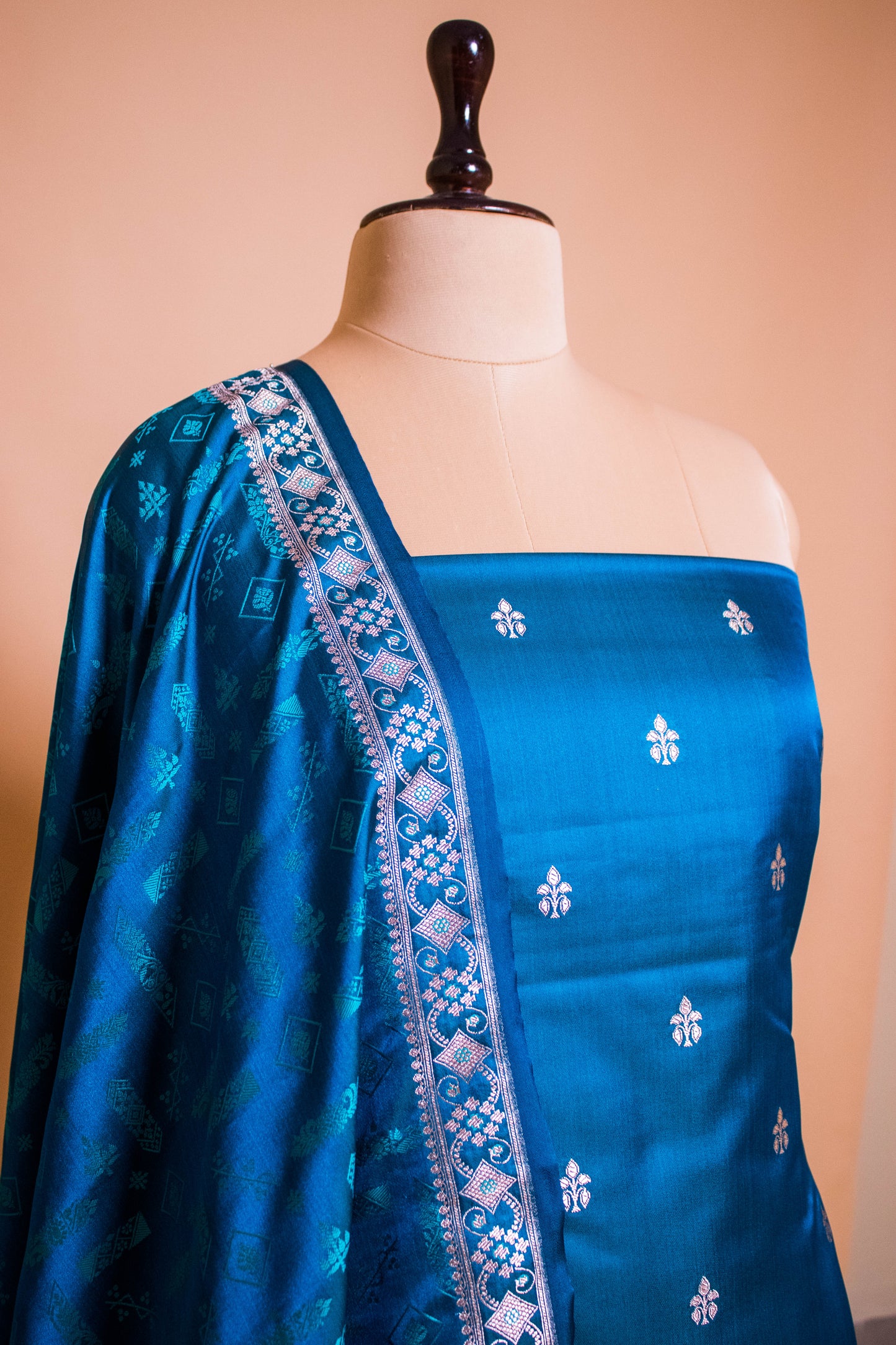 Elegant Banarasi Weaved Suit Fabric With Tanchui Weaving Dupatta-Blue