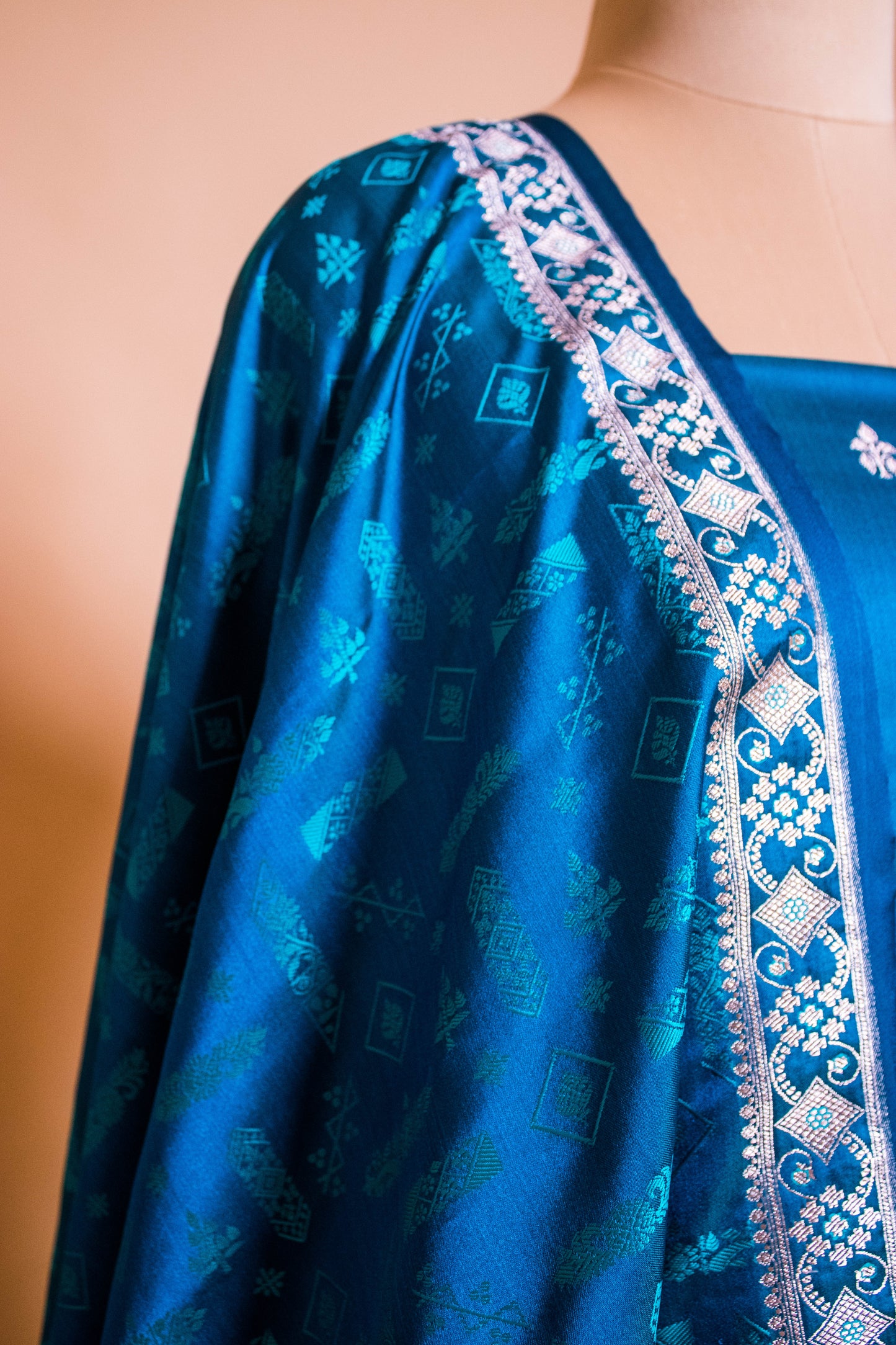 Elegant Banarasi Weaved Suit Fabric With Tanchui Weaving Dupatta-Blue