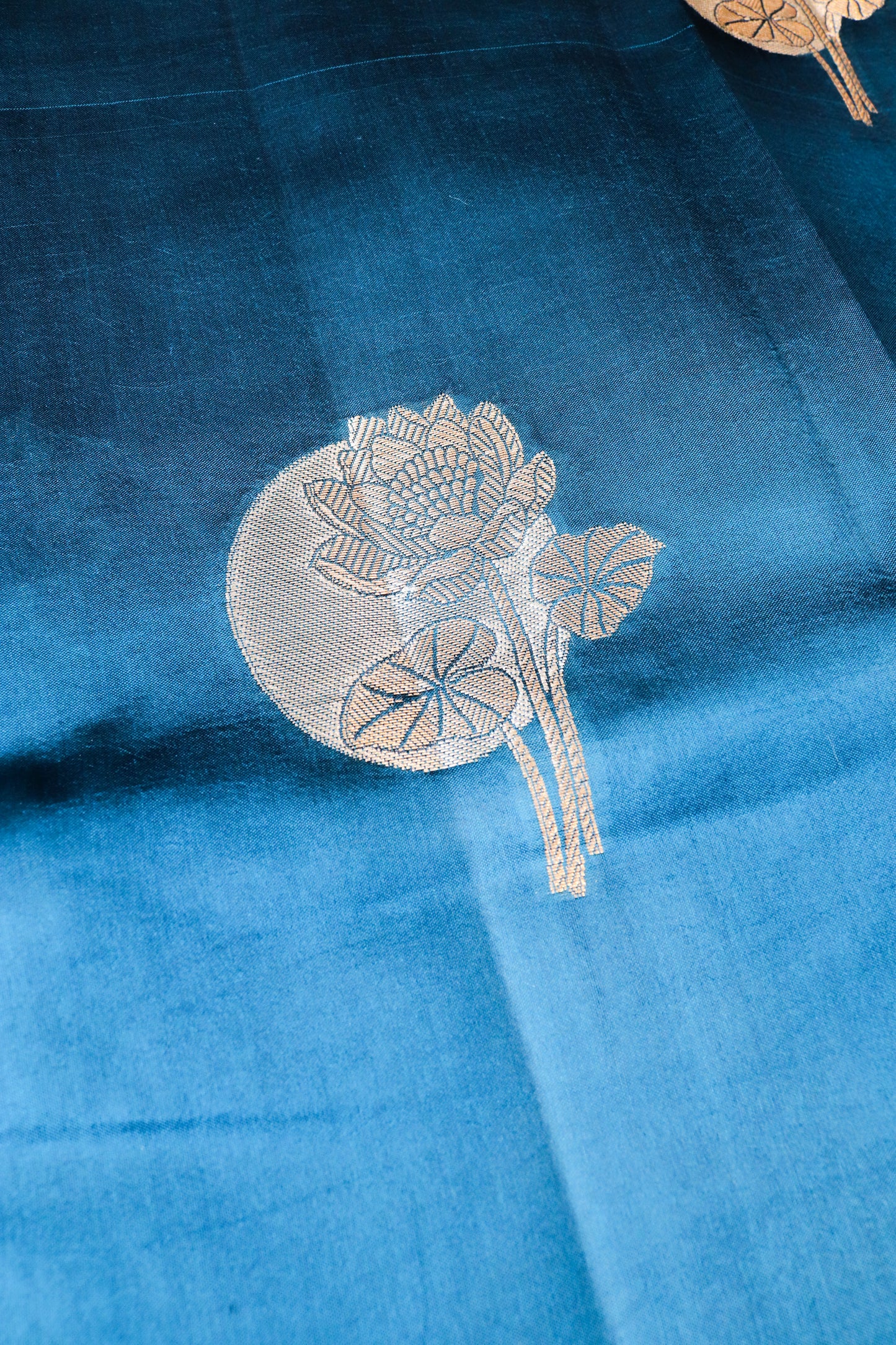 Contemporary Weaving Beautifull Double Border Hand Motif In Pure Silk-Blue