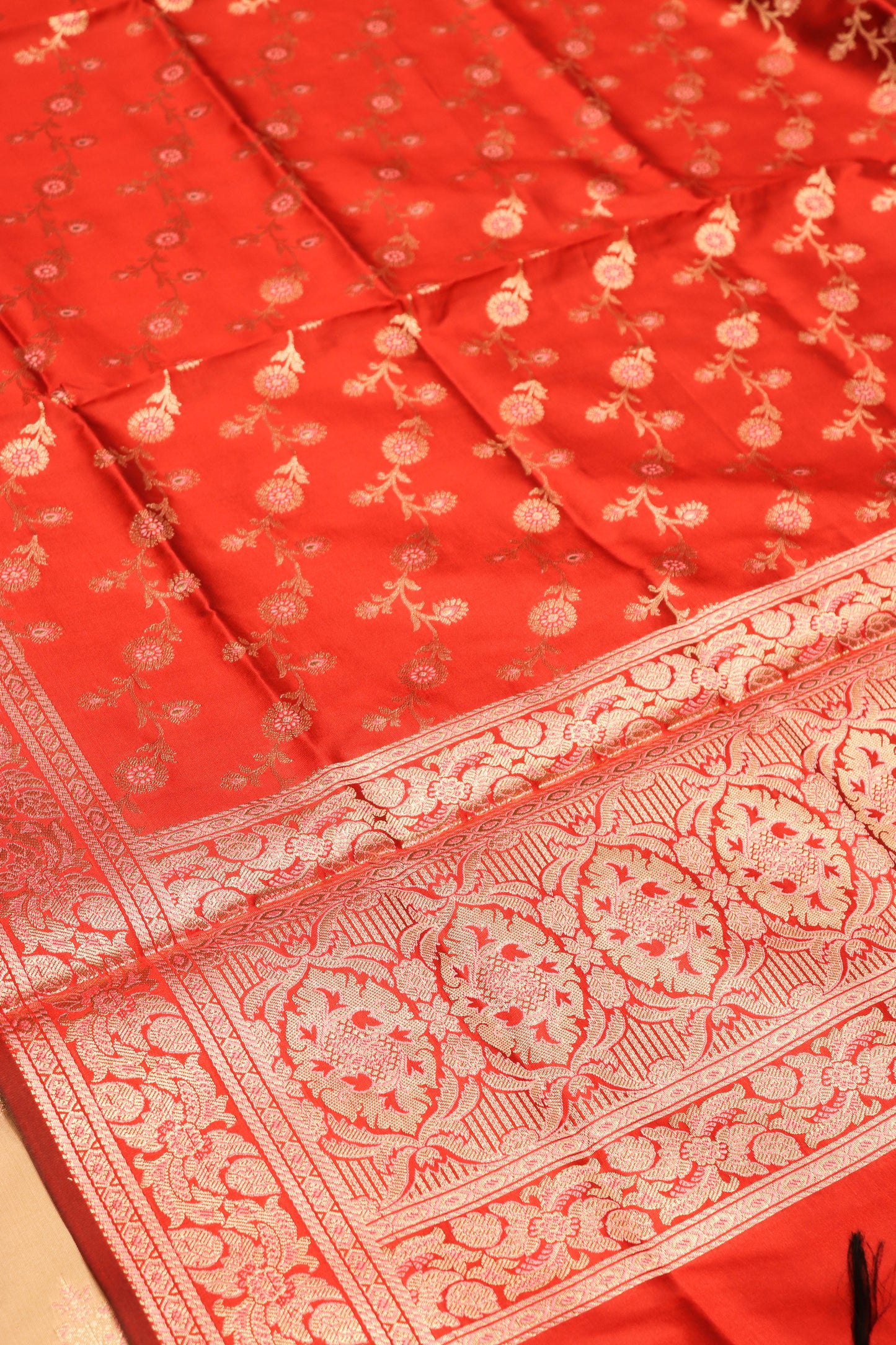 Contrast Meenakari Daaman Butti All Over Contrast Dupatta And Bottom-Red