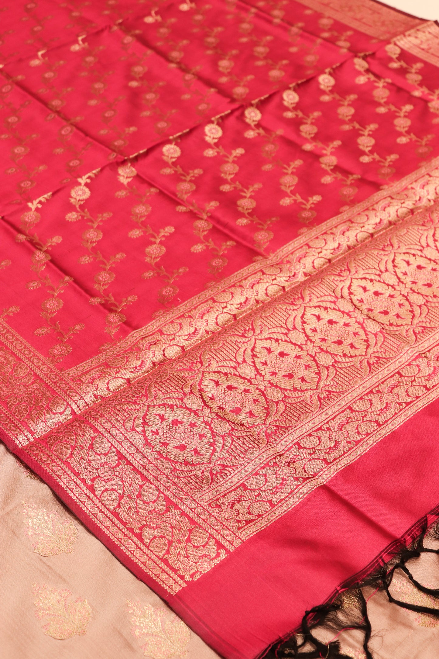 Contrast Meenakari Daaman Butti All Over Contrast Dupatta And Bottom-Pink