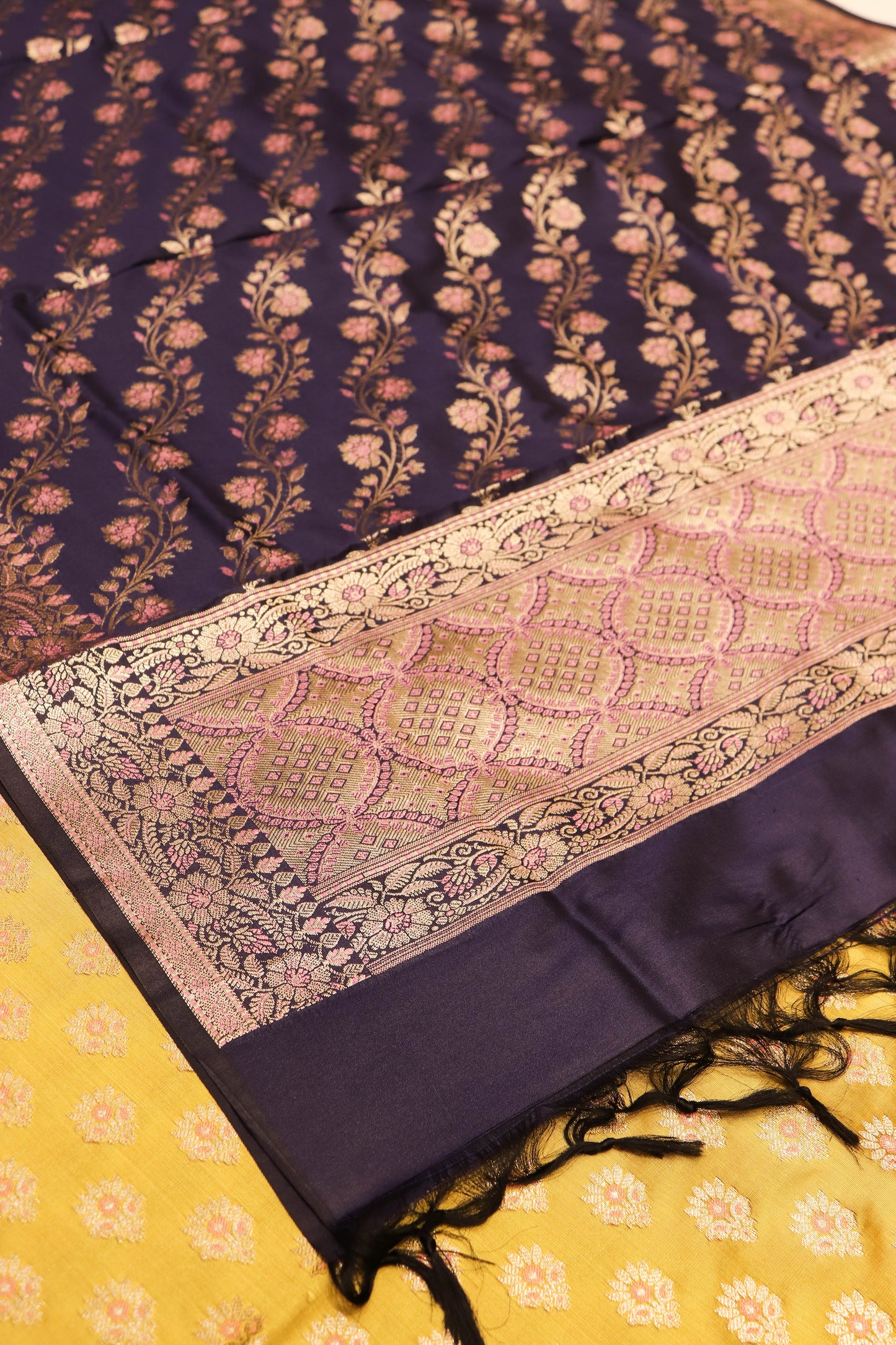 Banarasi Suite With Contrast Dupatta , Daman And Bottom-Yellow