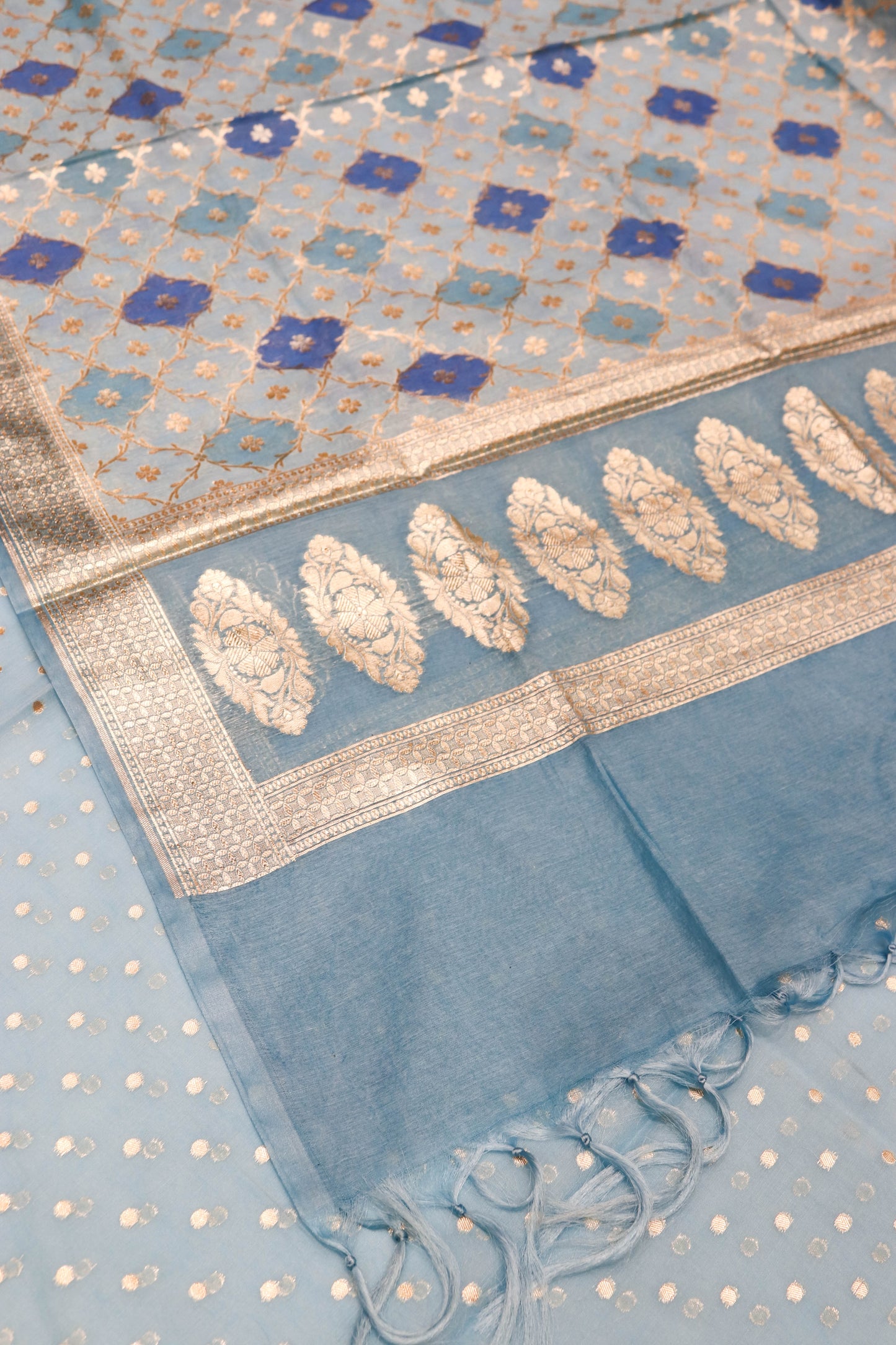 Small Butti Suite With Rangkaat Weaving Dupatta And Bottom-Blue
