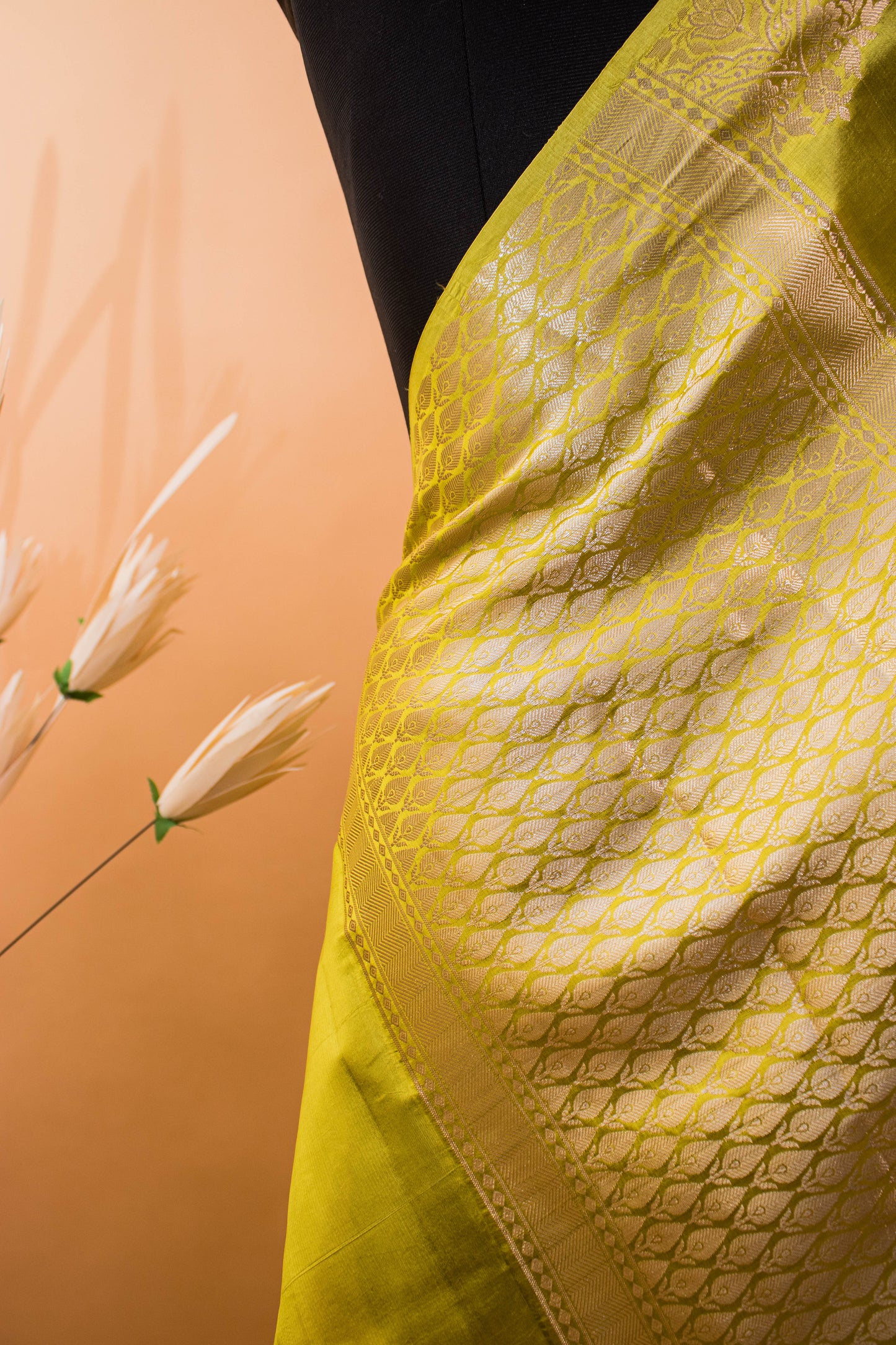 Scalping Weaving Border With Flower Butti All Over In Pure Banarasi Silk-Green