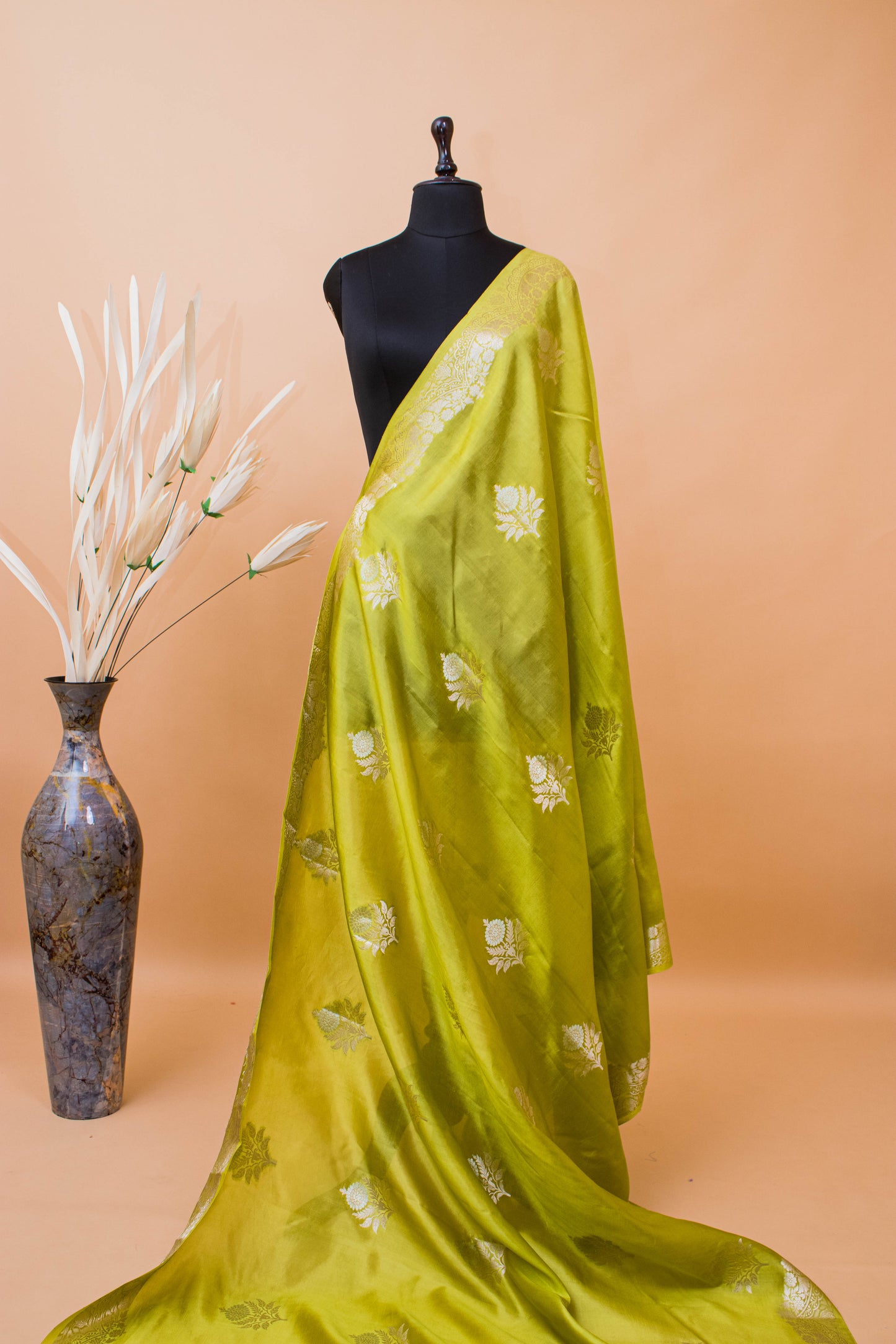 Scalping Weaving Border With Flower Butti All Over In Pure Banarasi Silk-Green