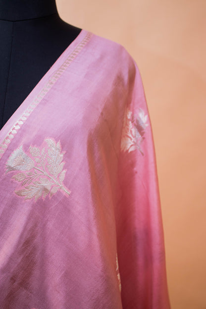 Thin Border Beautifull Flower Motif All Over In Pure Banarasi Silk Pink