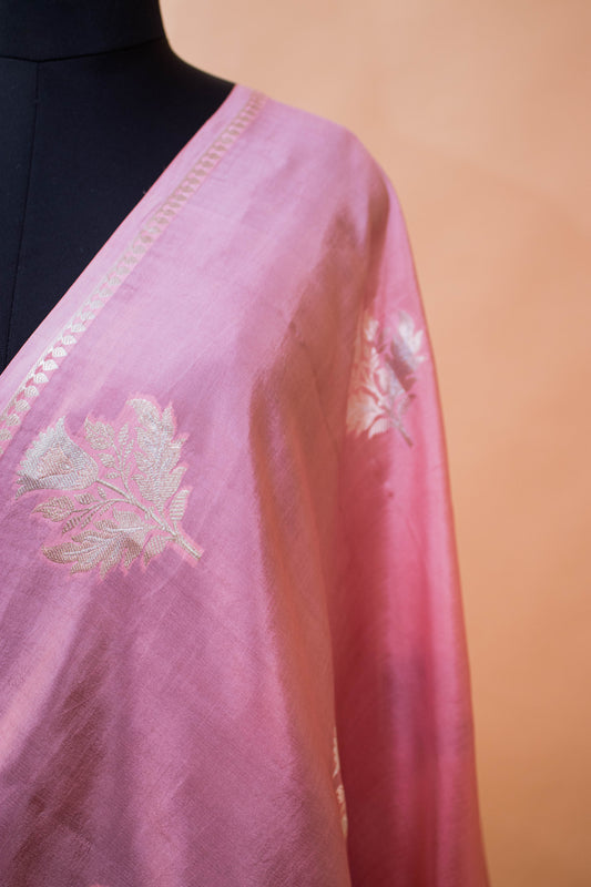 Thin Border Beautifull Flower Motif All Over In Pure Banarasi Silk Pink