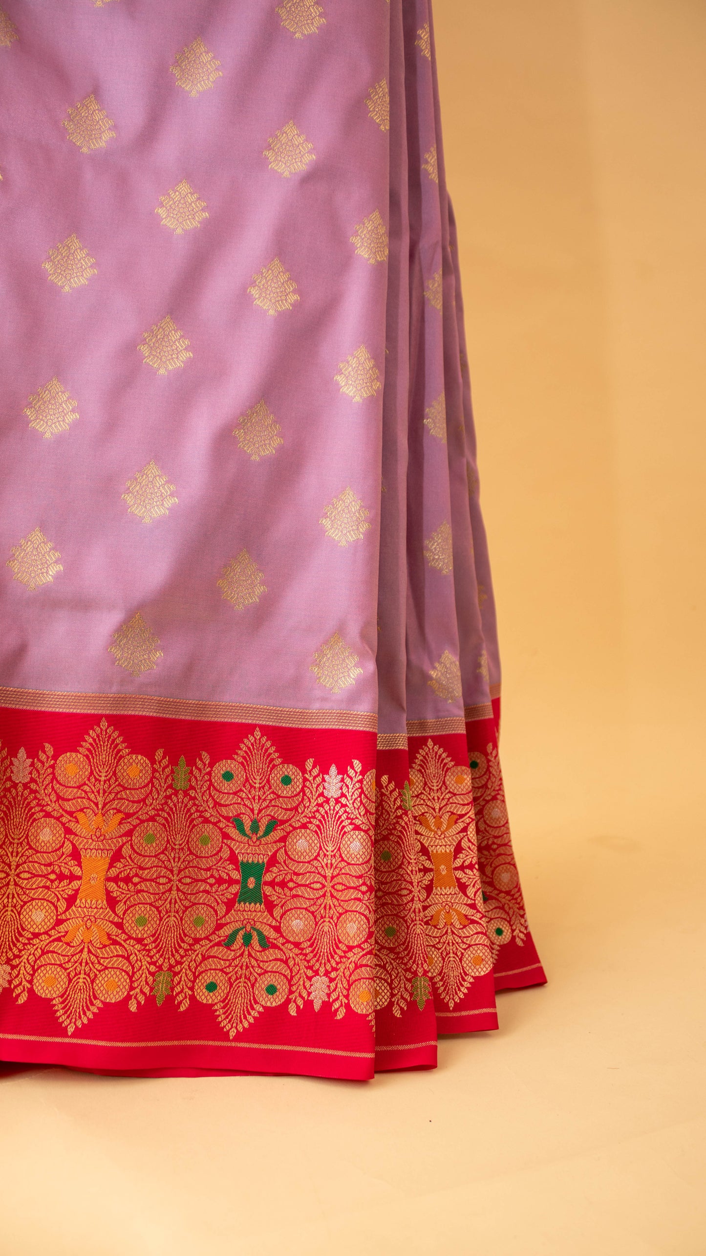 Contrast Meenakari Border And Butti Weaving In Banarasi Silk-Purple