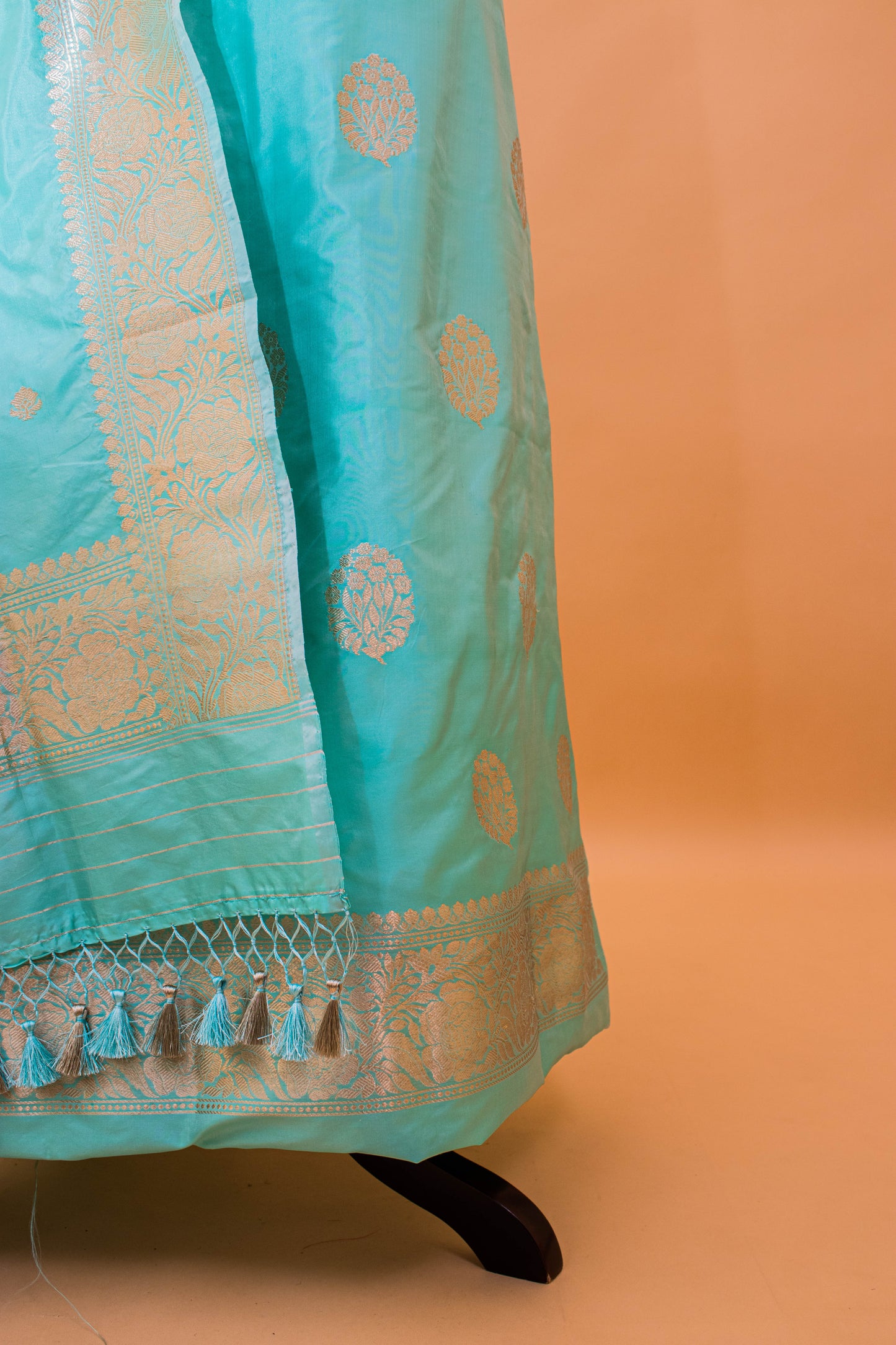 Handloom Banarasi Kadhuwa Weaving Butti Suit Fabric In Pure Katan-Blue