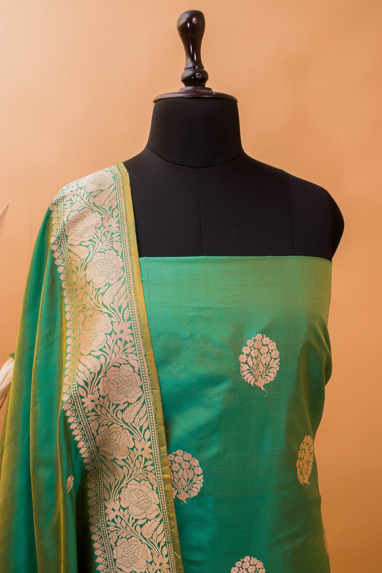 Handloom Banarasi Kadhuwa Butti Suitr Fabric In Pure Katan Silk-Green