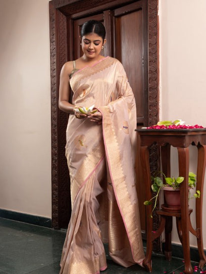 Handloom Banarasi Tilfi Kadhuwa Weaved Motif  Saree In Pure Katan Tissue Silk Pink