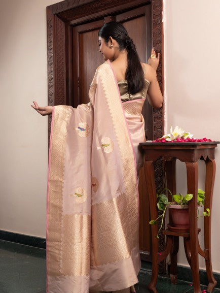 Handloom Banarasi Tilfi Kadhuwa Weaved Motif  Saree In Pure Katan Tissue Silk Pink