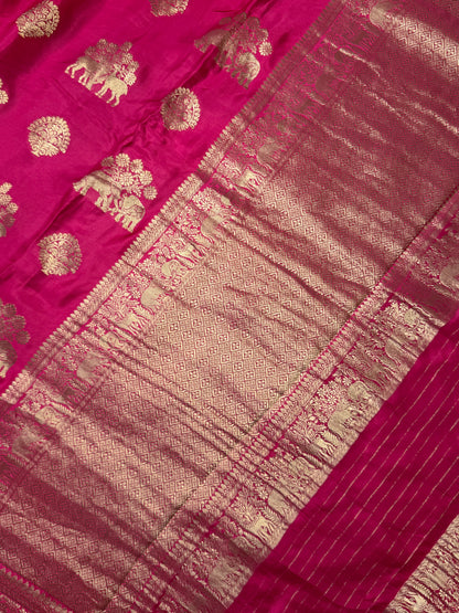 Contremporary Weaved Figure Motif In Soft Mashru Silk Saree - Pink