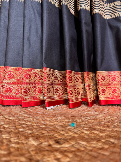 Traditional Banarasi Contrast Boarder With Gold Zari Mid Section Weaving Saree - Black
