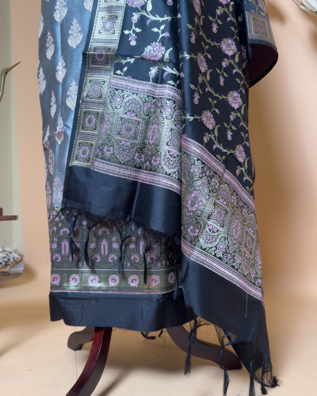 Contrast Daman Border With Meenakari Butti Suit Fabric With Contrast Jaal Dupatta And Border - Grey